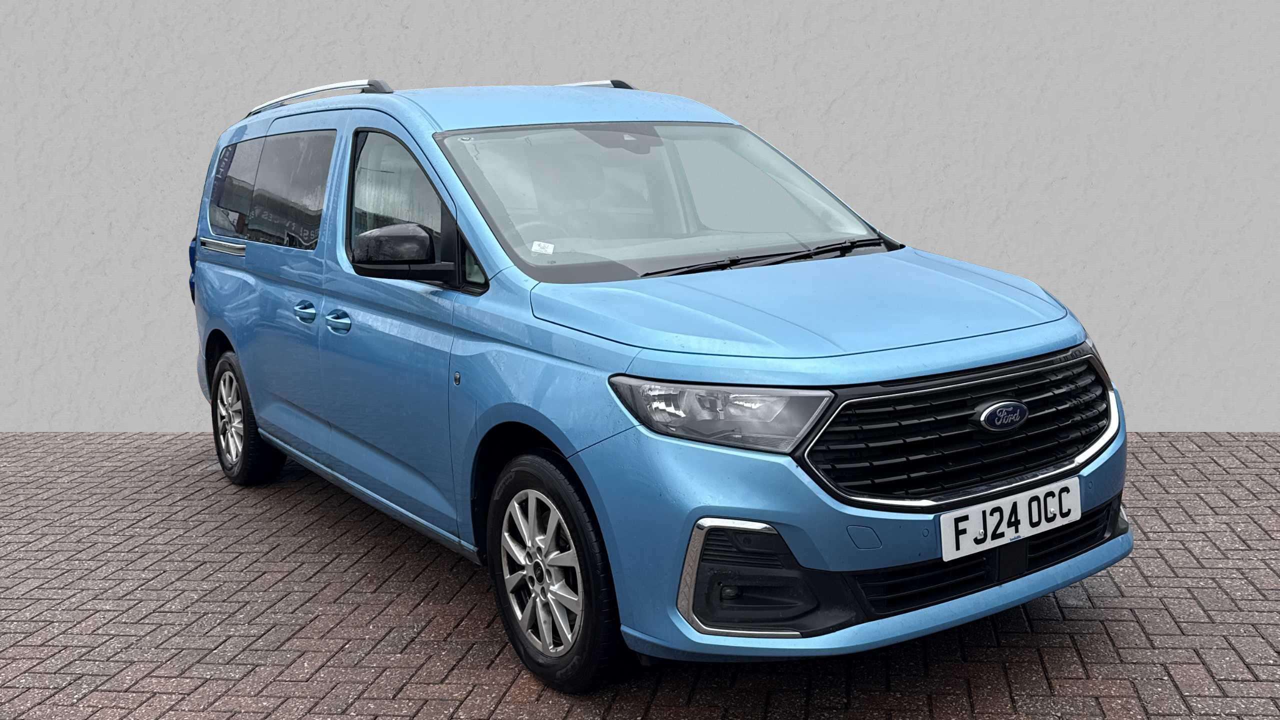Main listing image - Ford Grand Tourneo Connect
