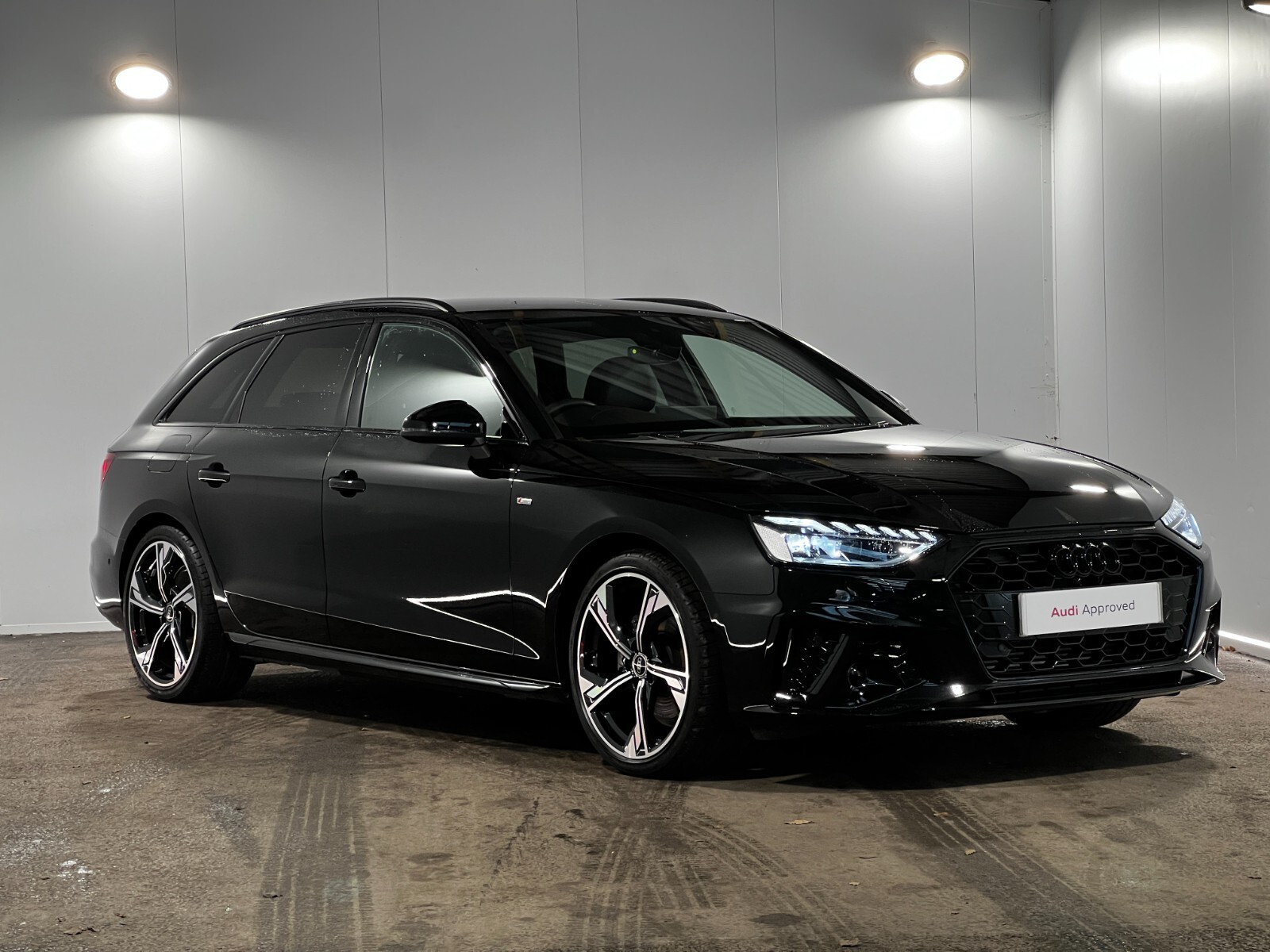 Main listing image - Audi A4 Avant