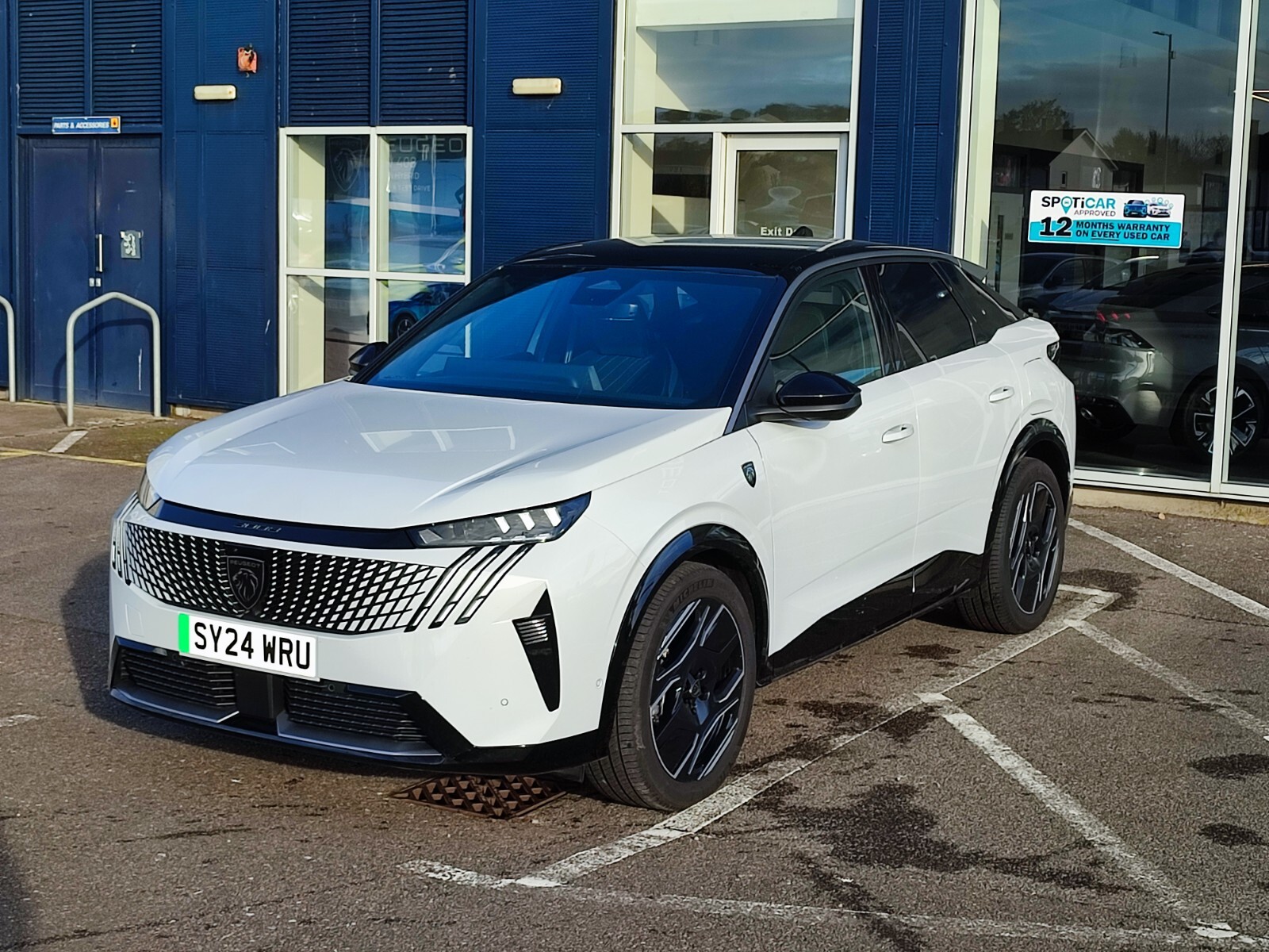 Main listing image - Peugeot 3008