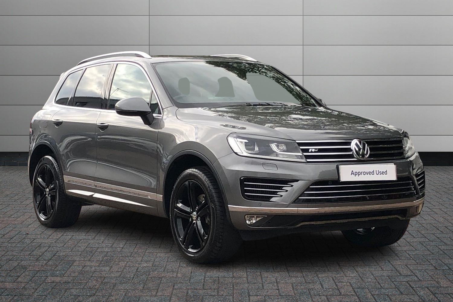 Main listing image - Volkswagen Touareg