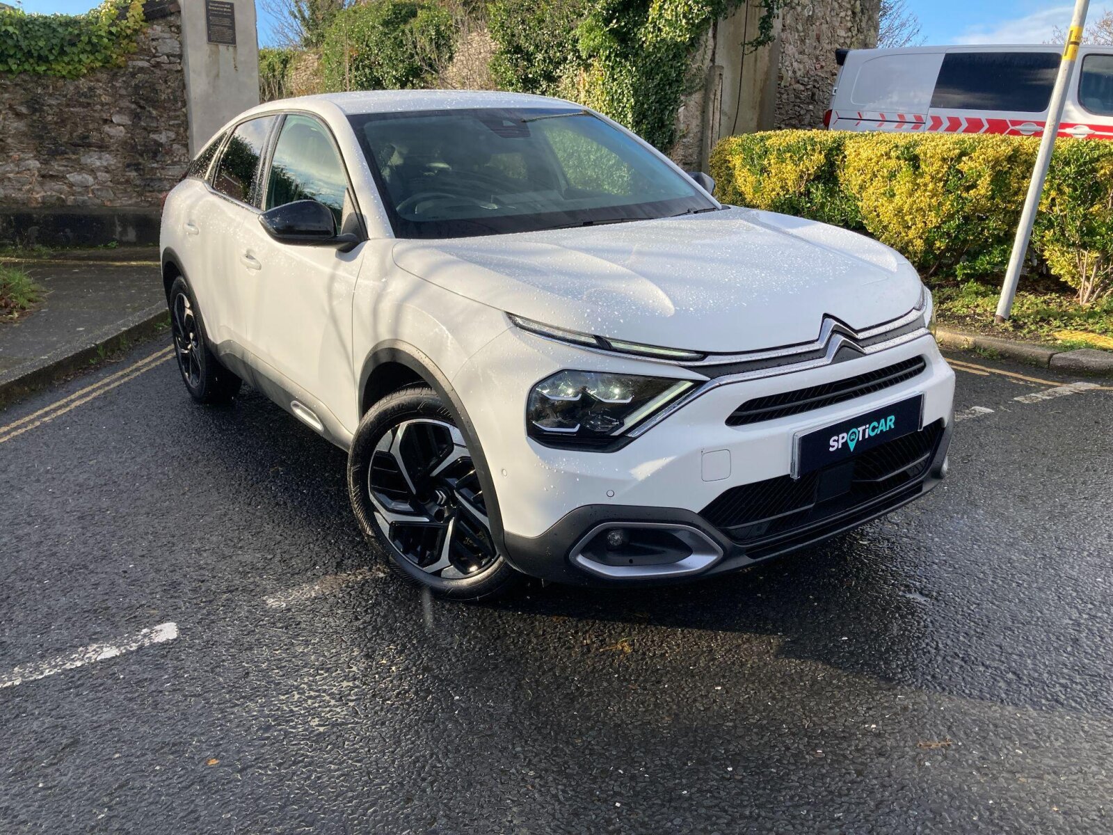 Main listing image - Citroen C4