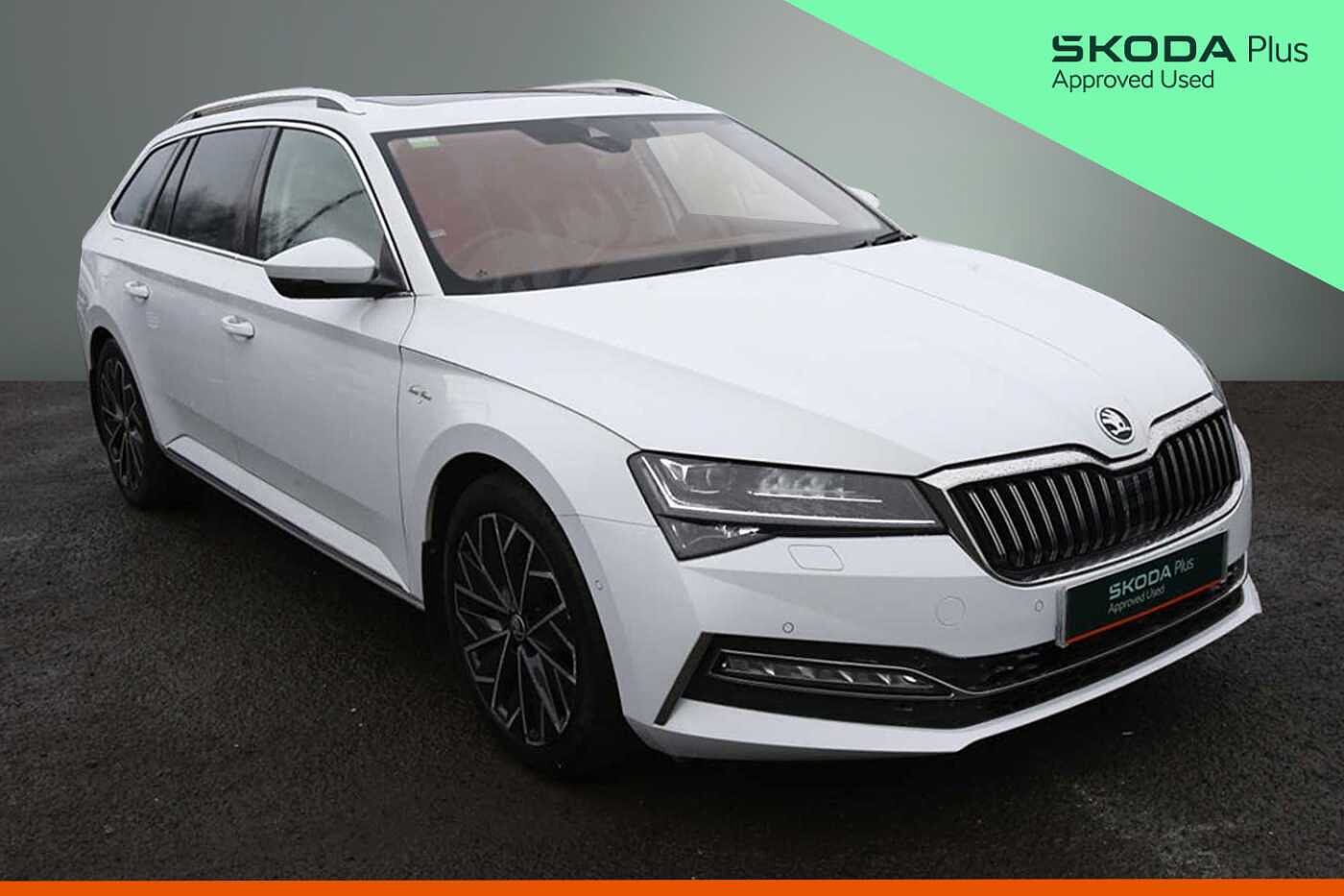 Main listing image - Skoda Superb Estate