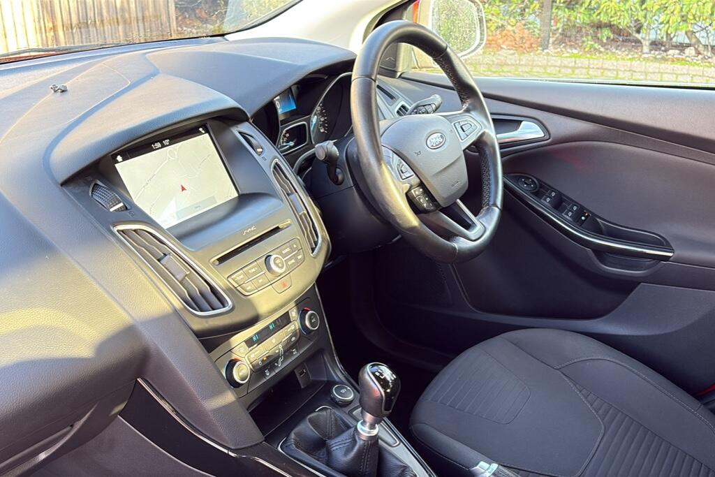 Main listing image - Ford Focus