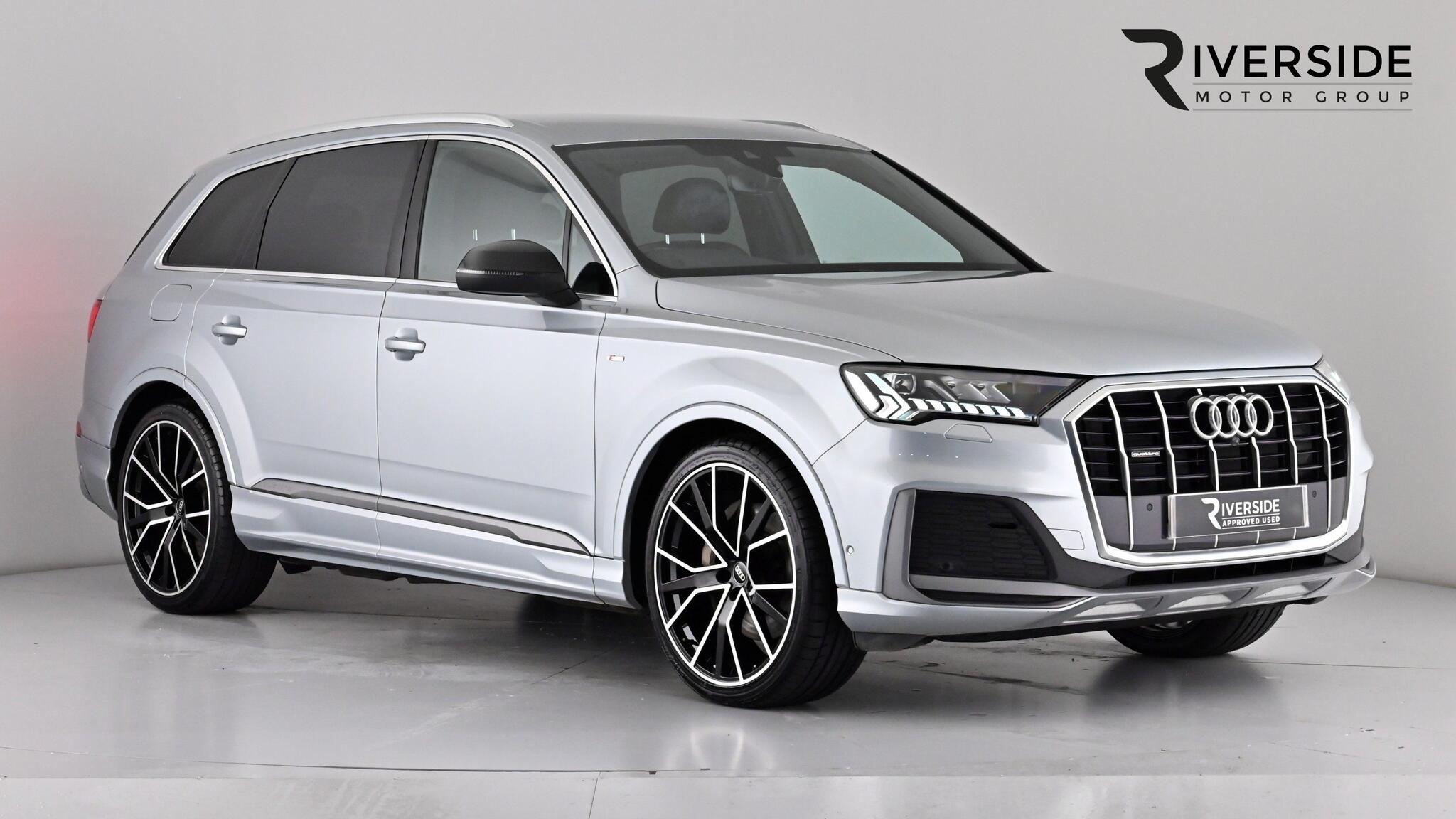 Main listing image - Audi Q7