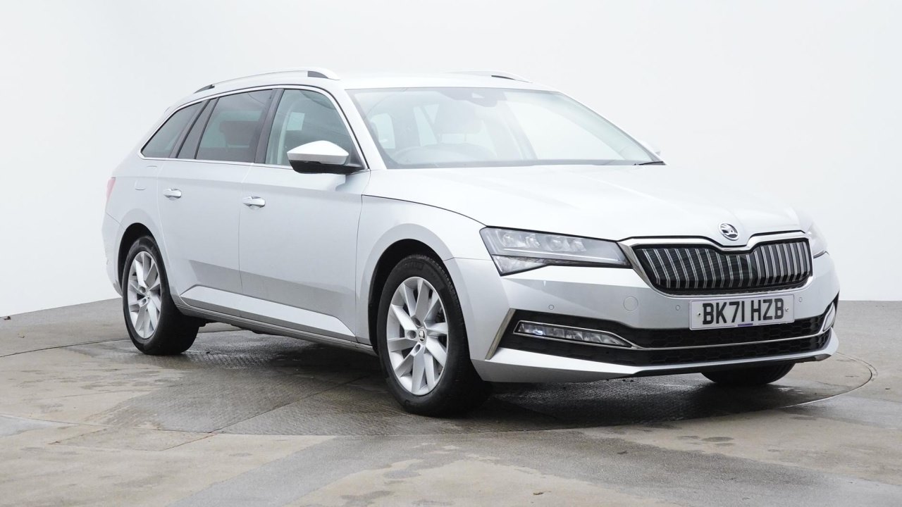 Main listing image - Skoda Superb Estate