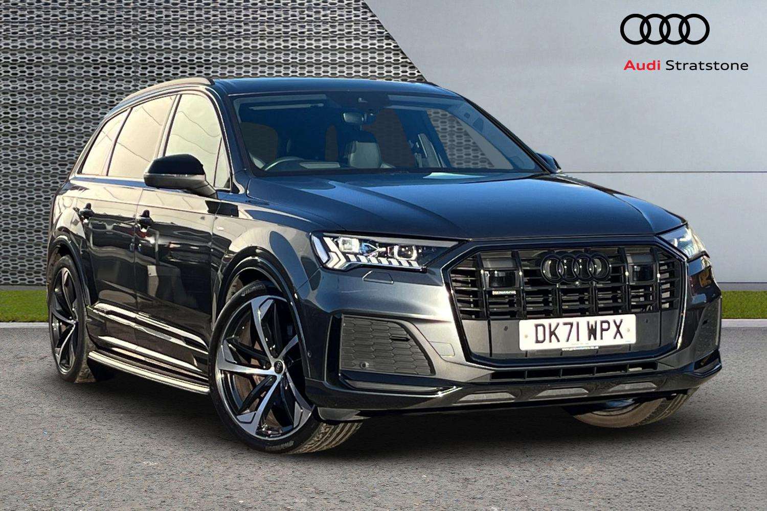 Main listing image - Audi Q7
