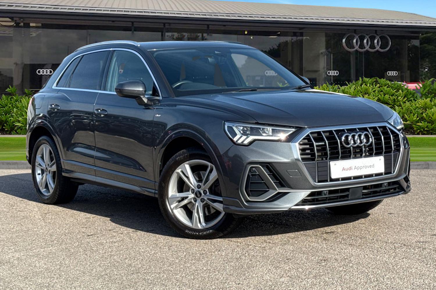 Main listing image - Audi Q3