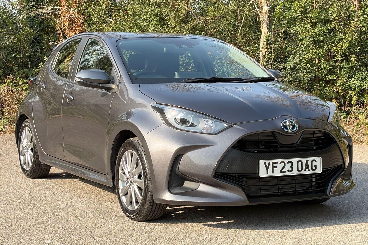 Main listing image - Toyota Yaris