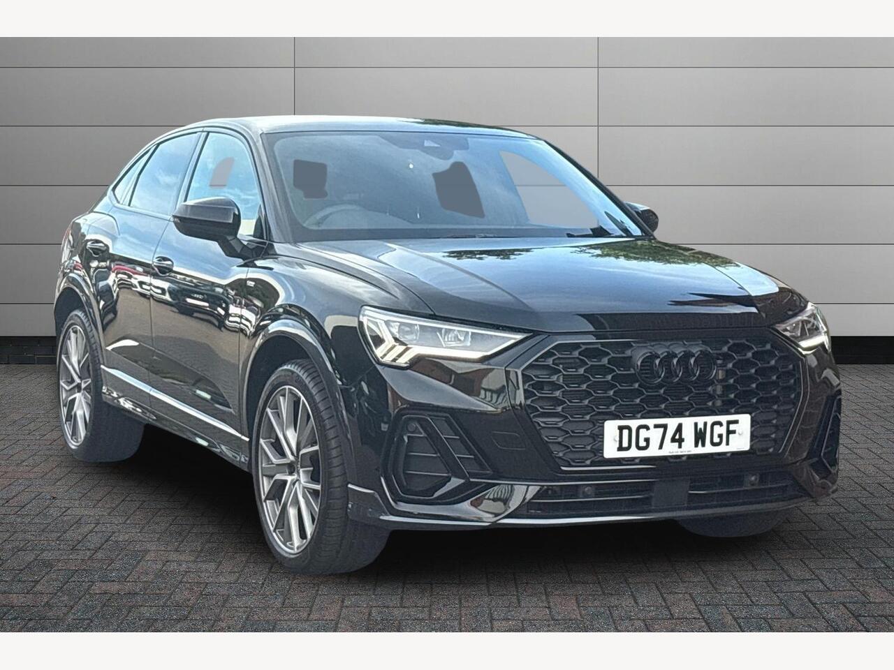 Main listing image - Audi Q3