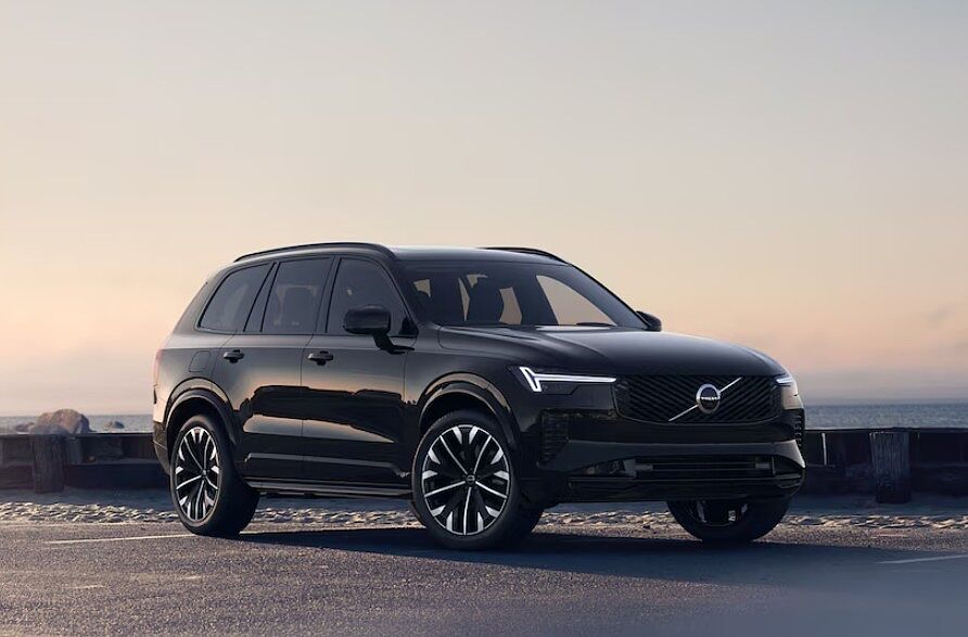 Main listing image - Volvo XC90