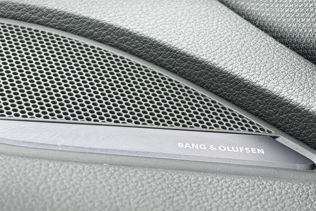 Main listing image - Audi RS4