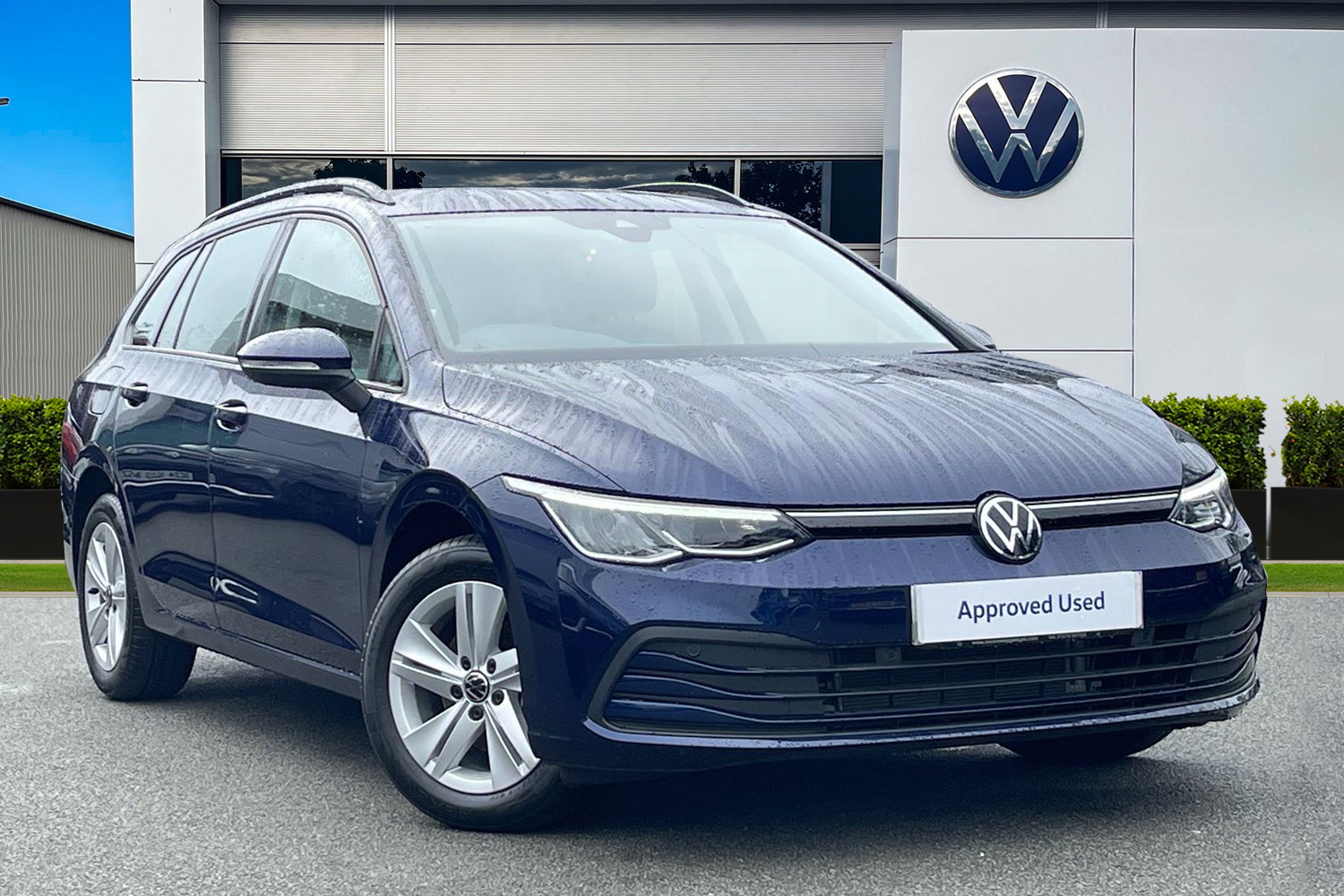 Main listing image - Volkswagen Golf Estate