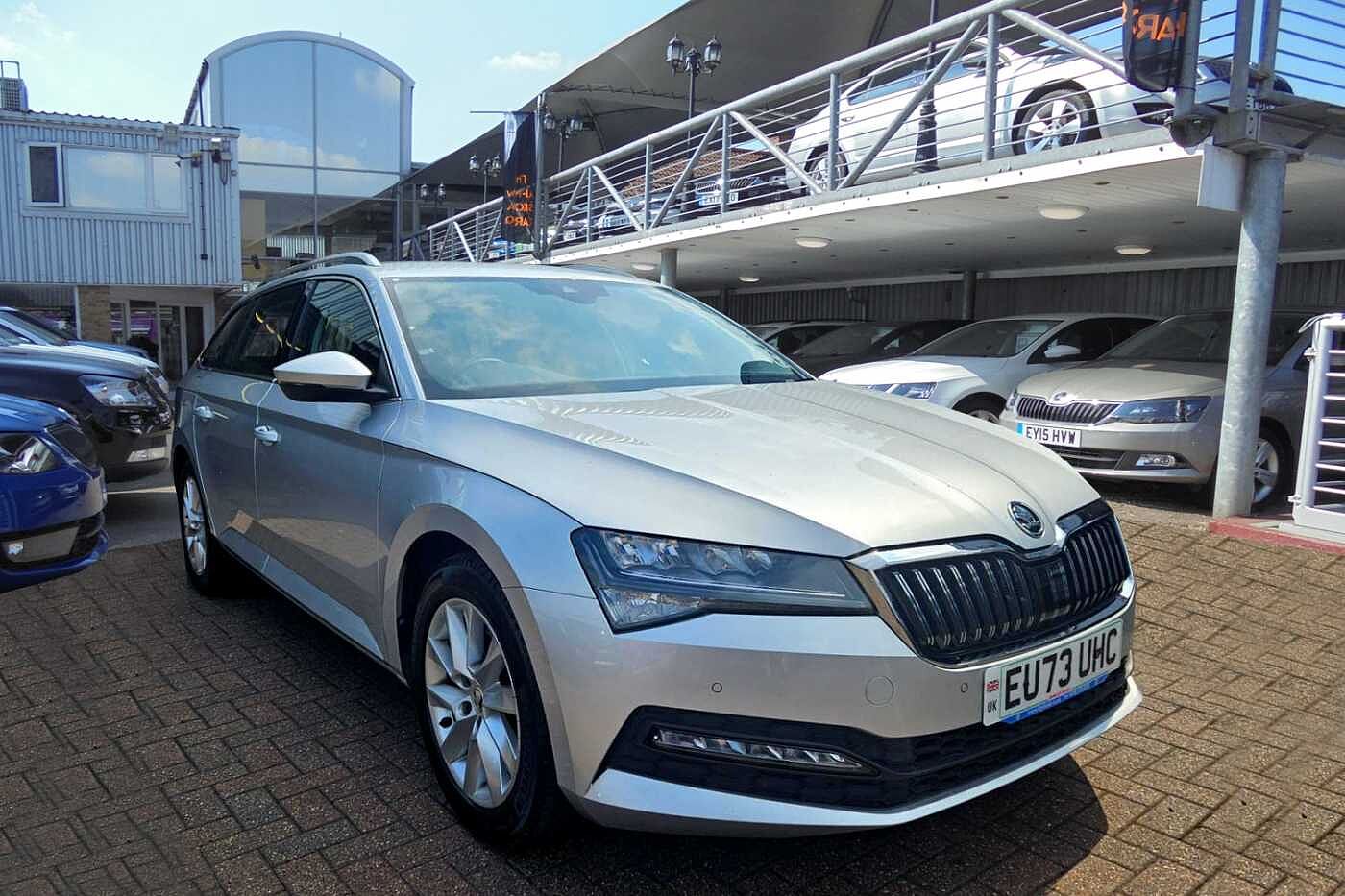 Main listing image - Skoda Superb Estate