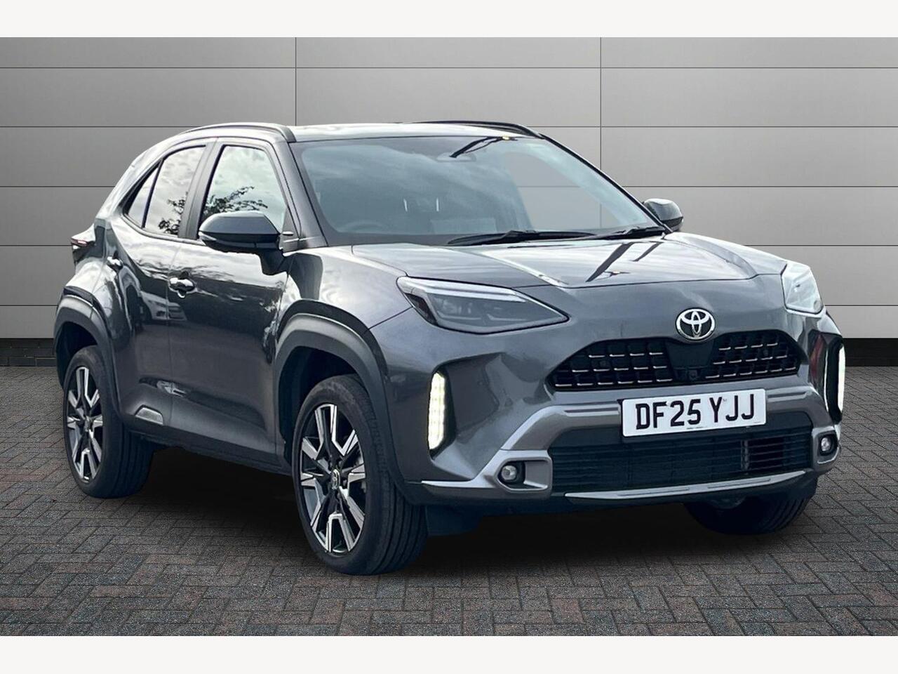Main listing image - Toyota Yaris Cross
