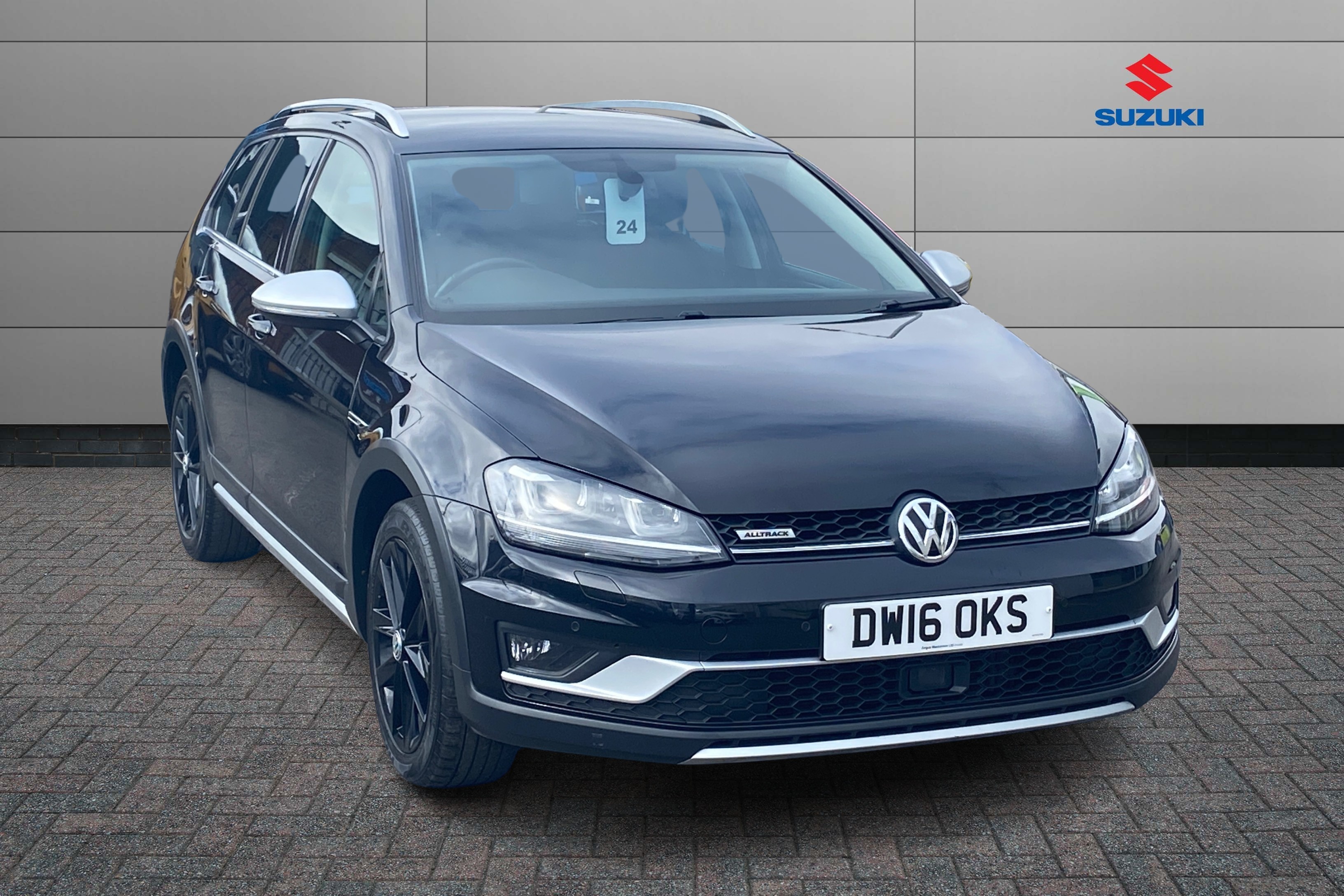 Main listing image - Volkswagen Golf Alltrack