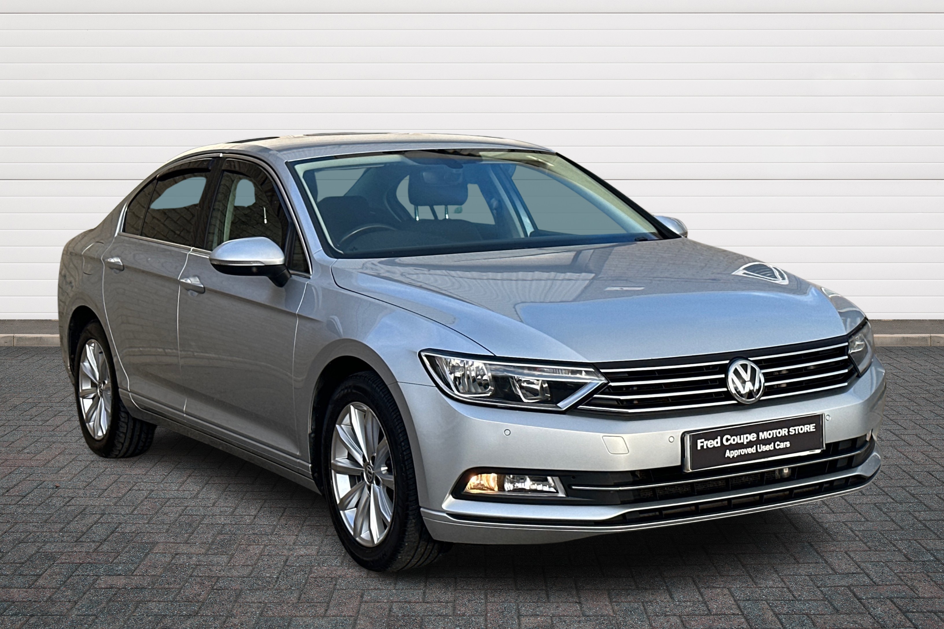 Main listing image - Volkswagen Passat