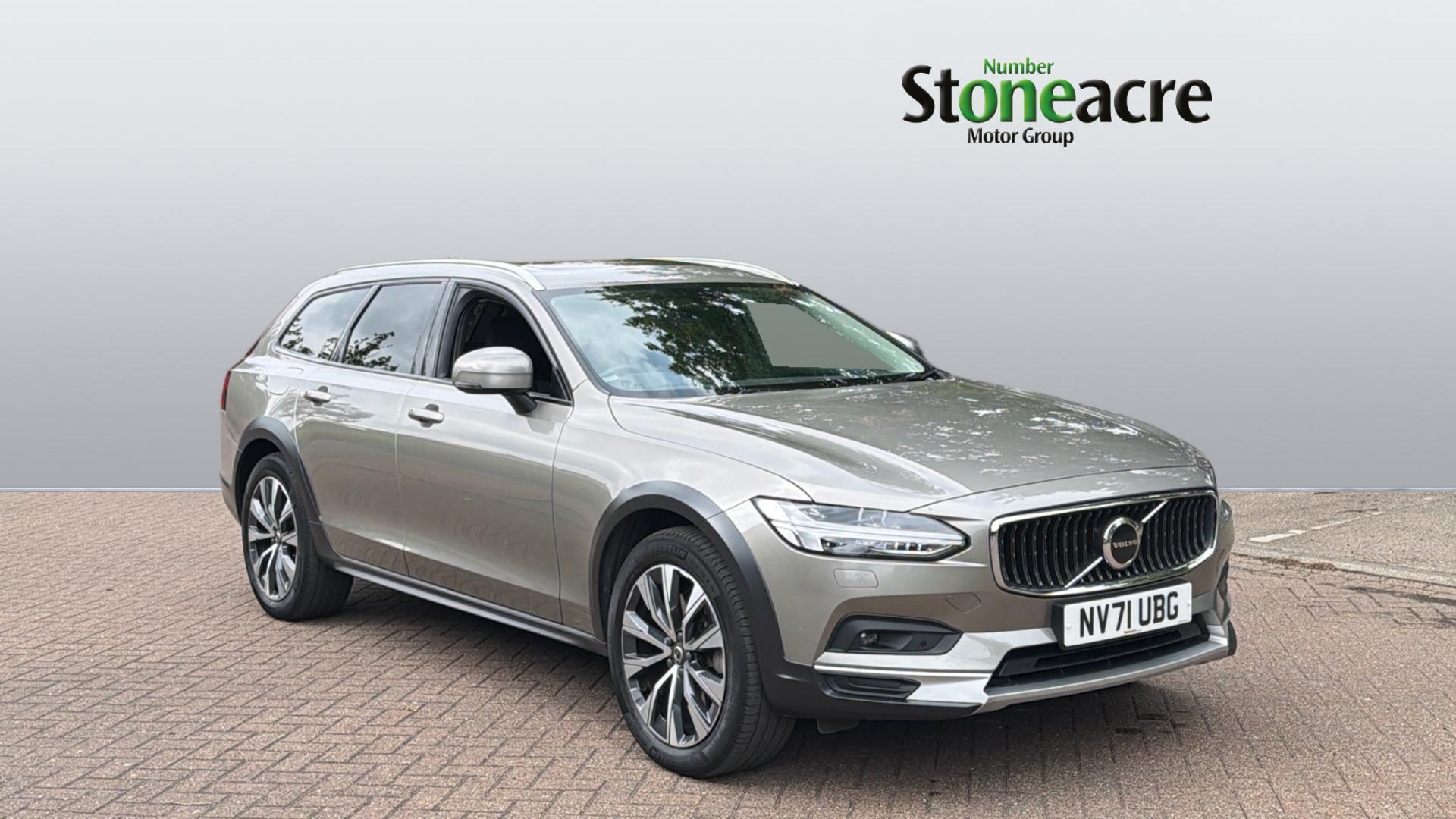 Main listing image - Volvo V90