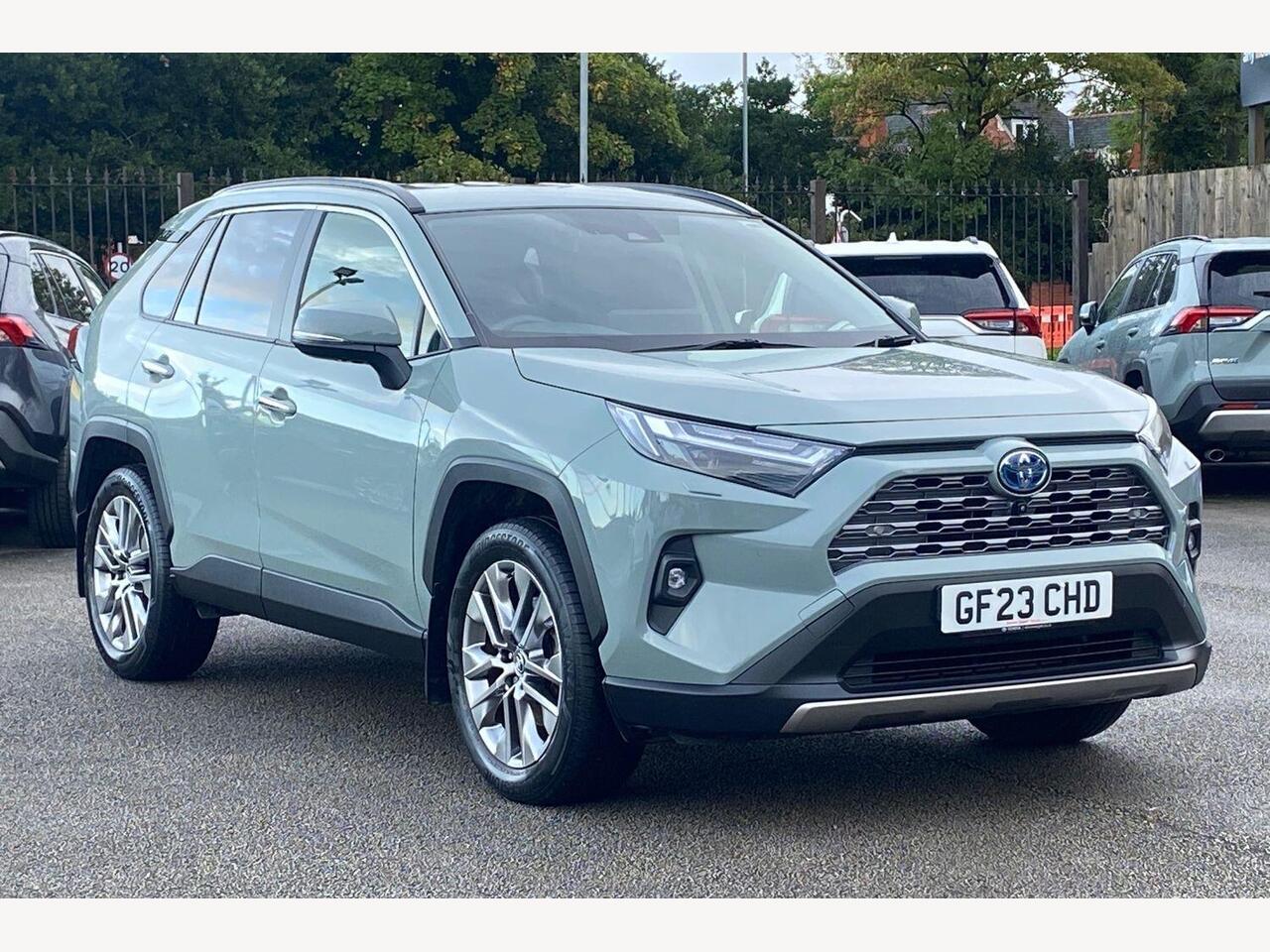 Main listing image - Toyota RAV4