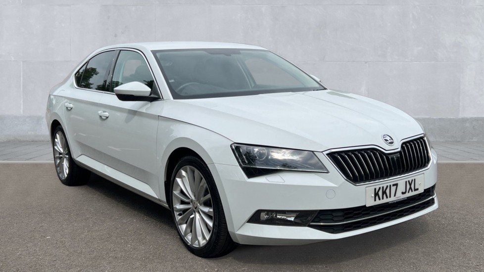 Main listing image - Skoda Superb