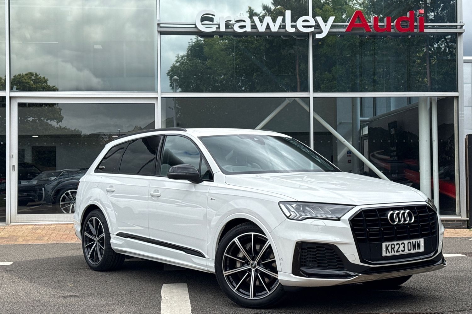 Main listing image - Audi Q7