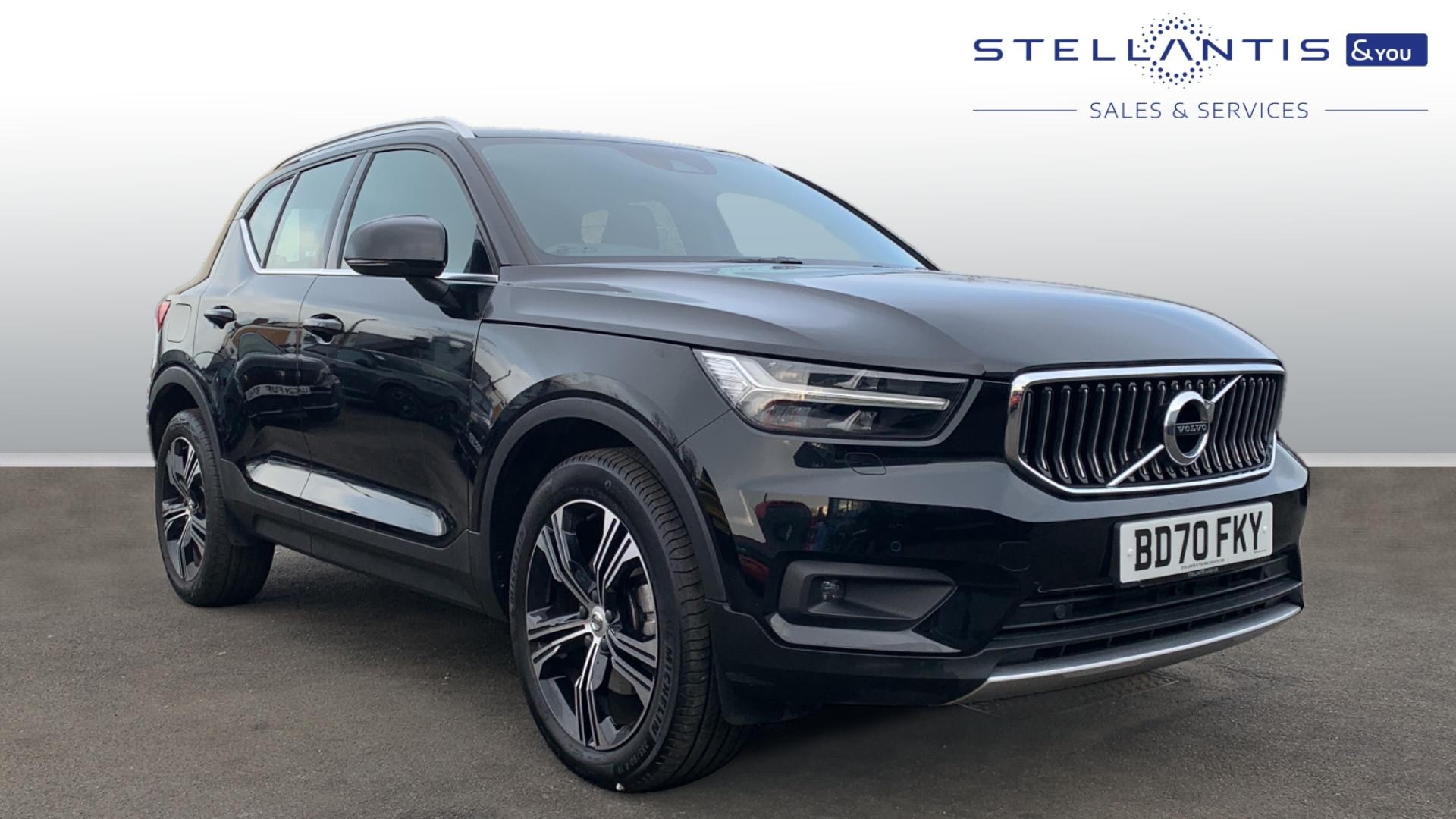 Main listing image - Volvo XC40