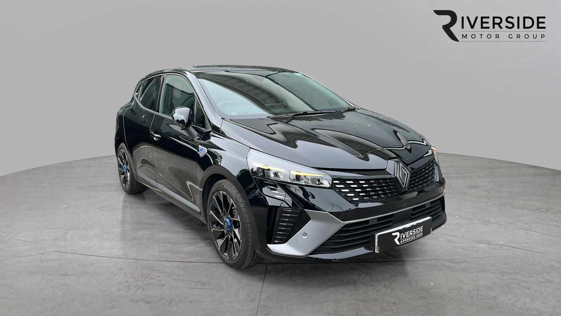 Main listing image - Renault Clio