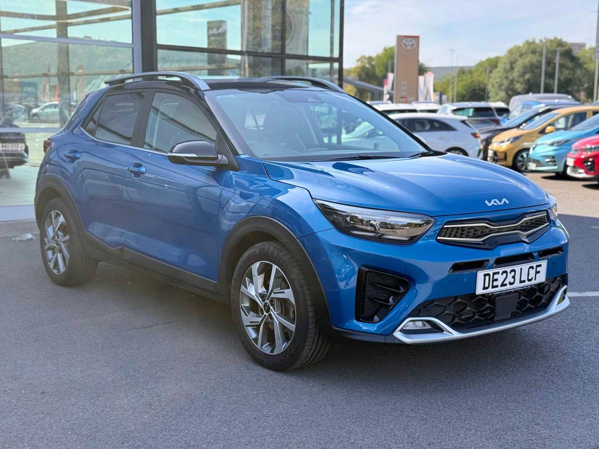 Main listing image - Kia Stonic
