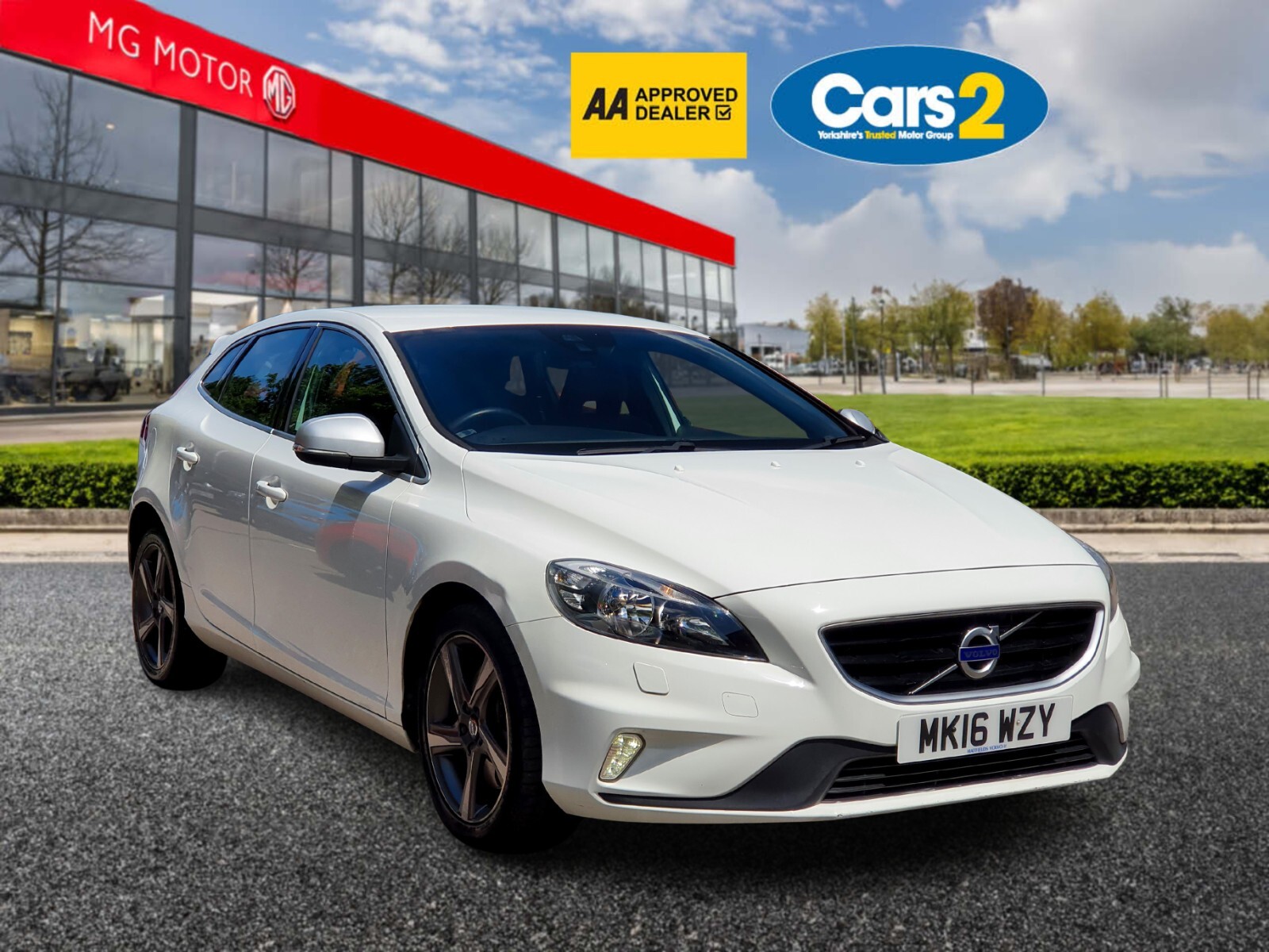 Main listing image - Volvo V40