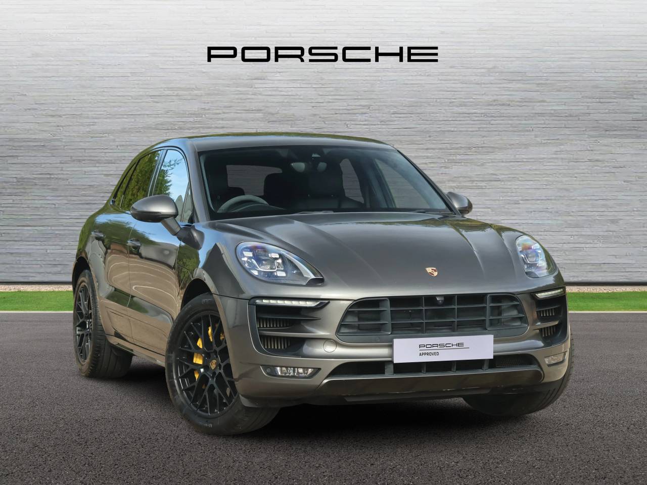Main listing image - Porsche Macan