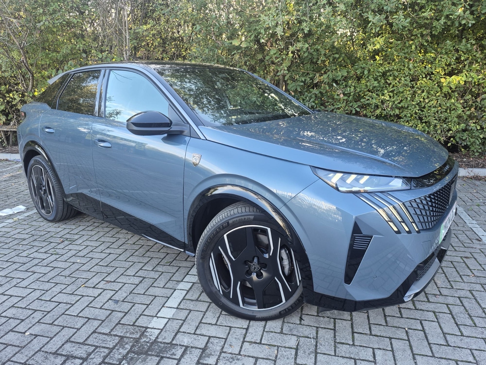 Main listing image - Peugeot 3008