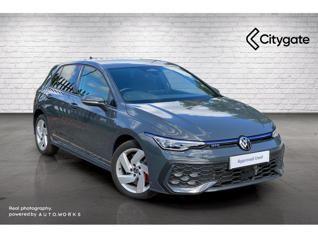Main listing image - Volkswagen Golf