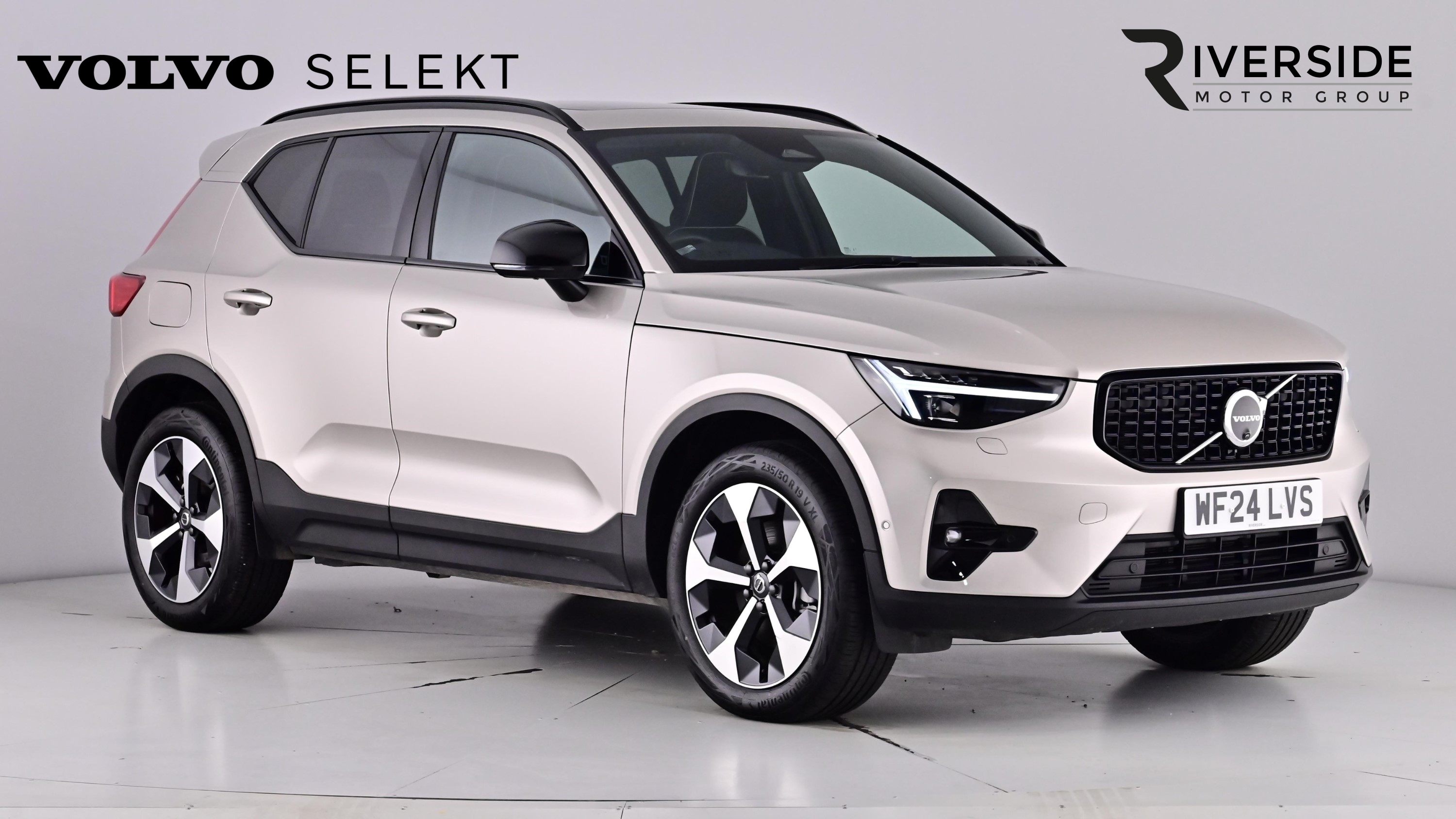 Main listing image - Volvo XC40