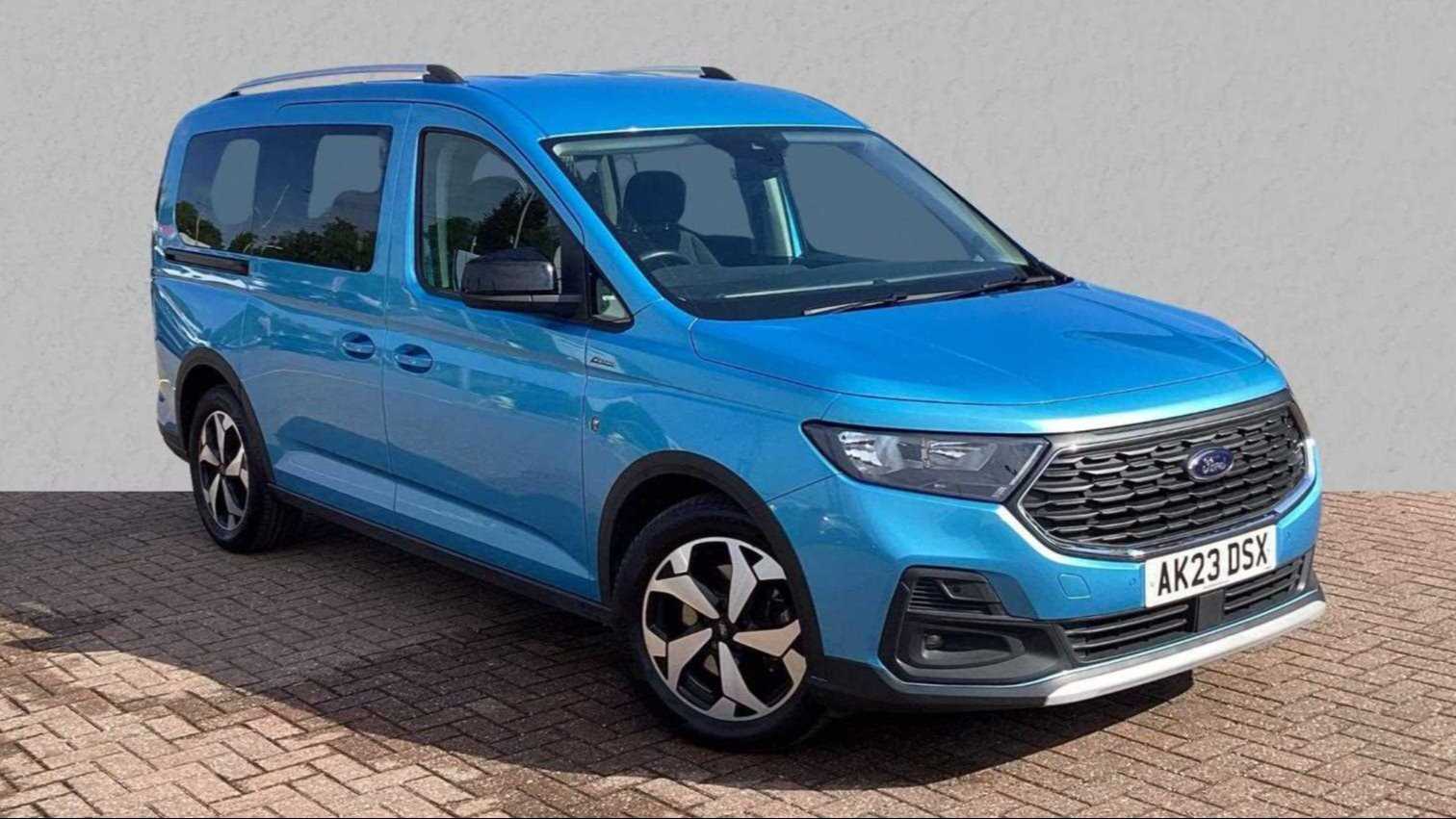 Main listing image - Ford Tourneo Connect