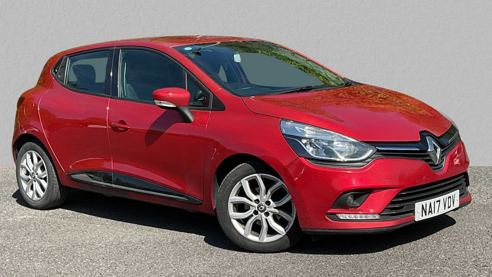Main listing image - Renault Clio