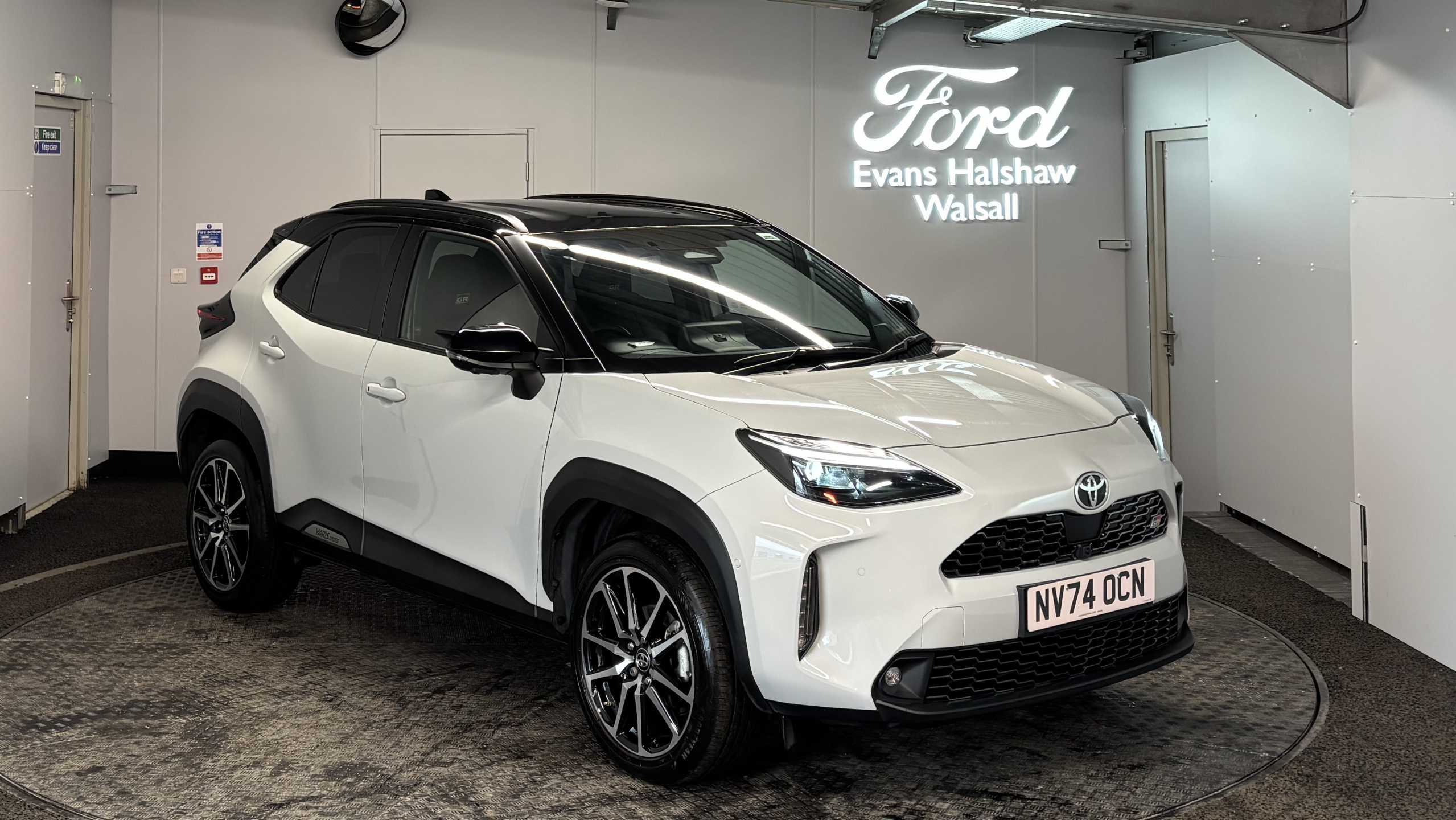 Main listing image - Toyota Yaris Cross