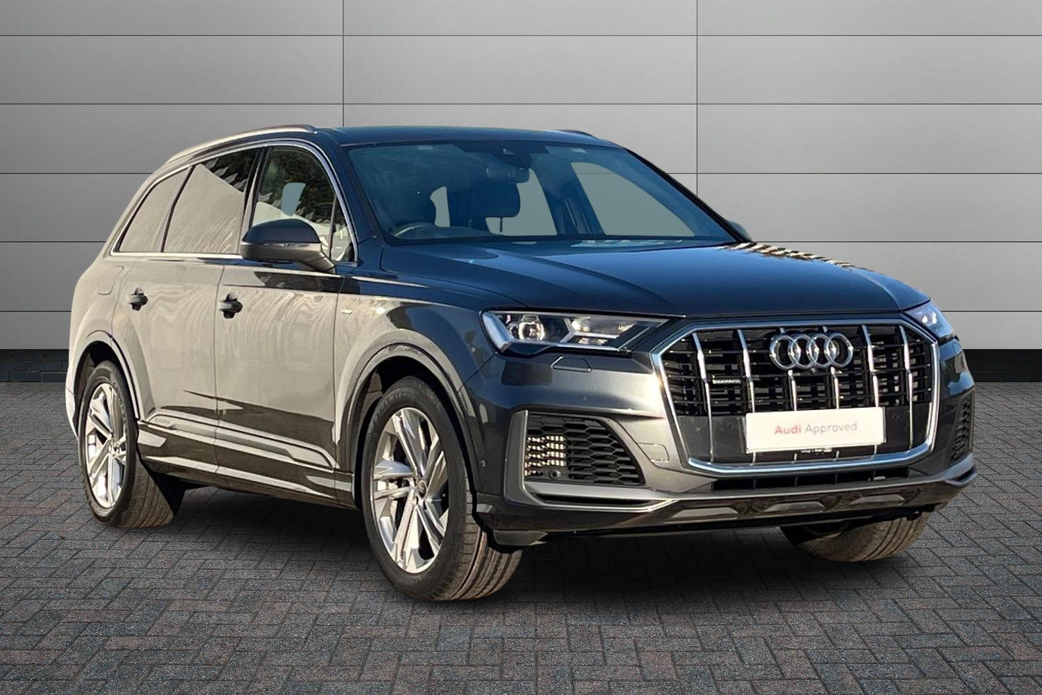 Main listing image - Audi Q7