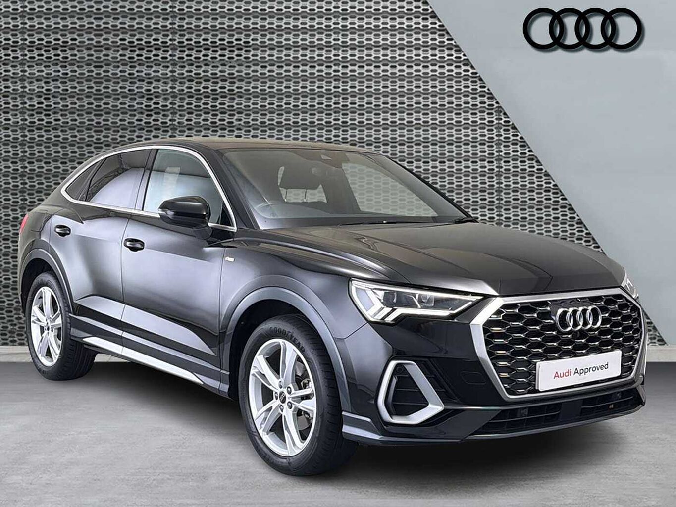 Main listing image - Audi Q3