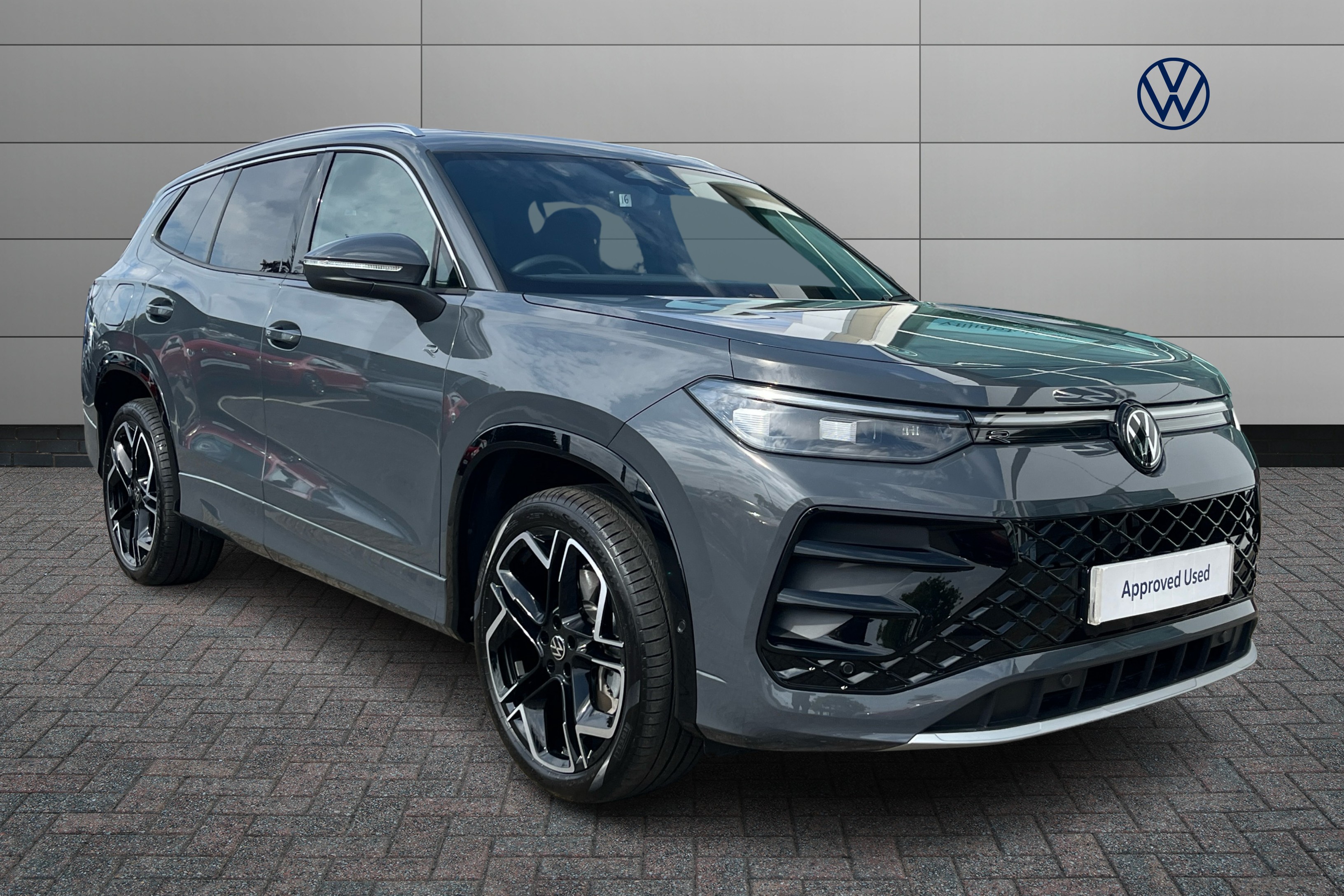 Main listing image - Volkswagen Tayron