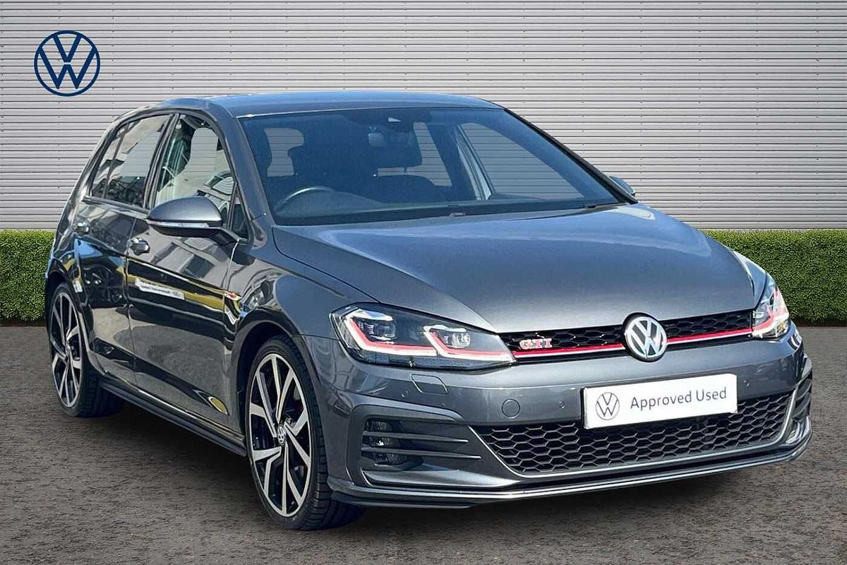 Main listing image - Volkswagen Golf