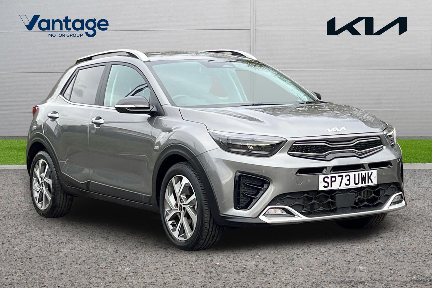 Main listing image - Kia Stonic