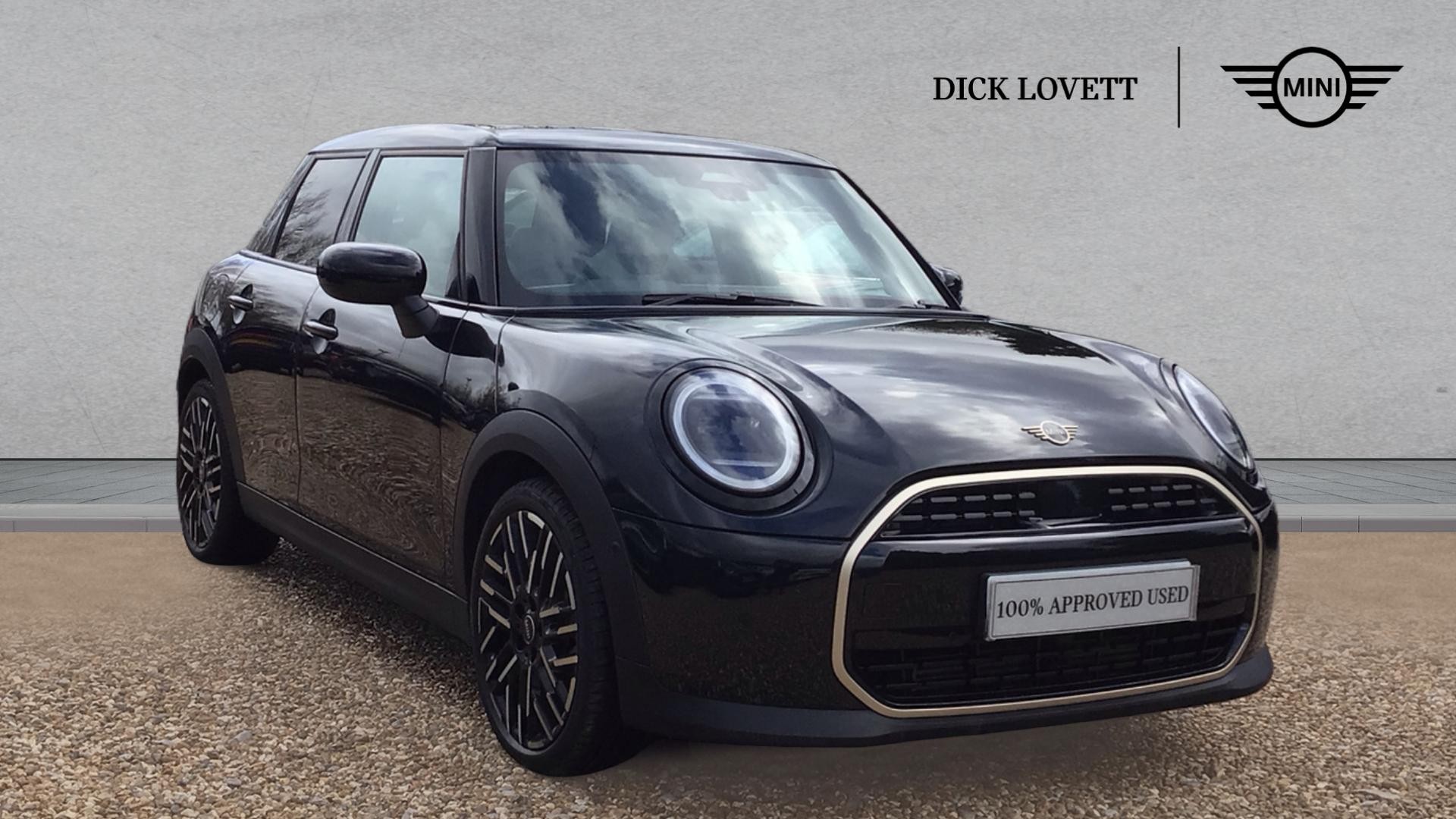 Main listing image - MINI Hatchback 5dr