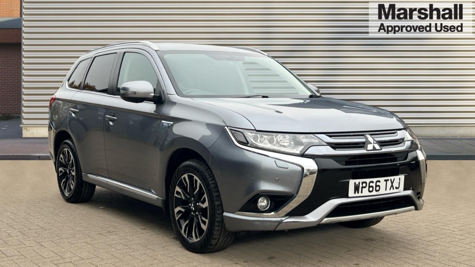 Main listing image - Mitsubishi Outlander