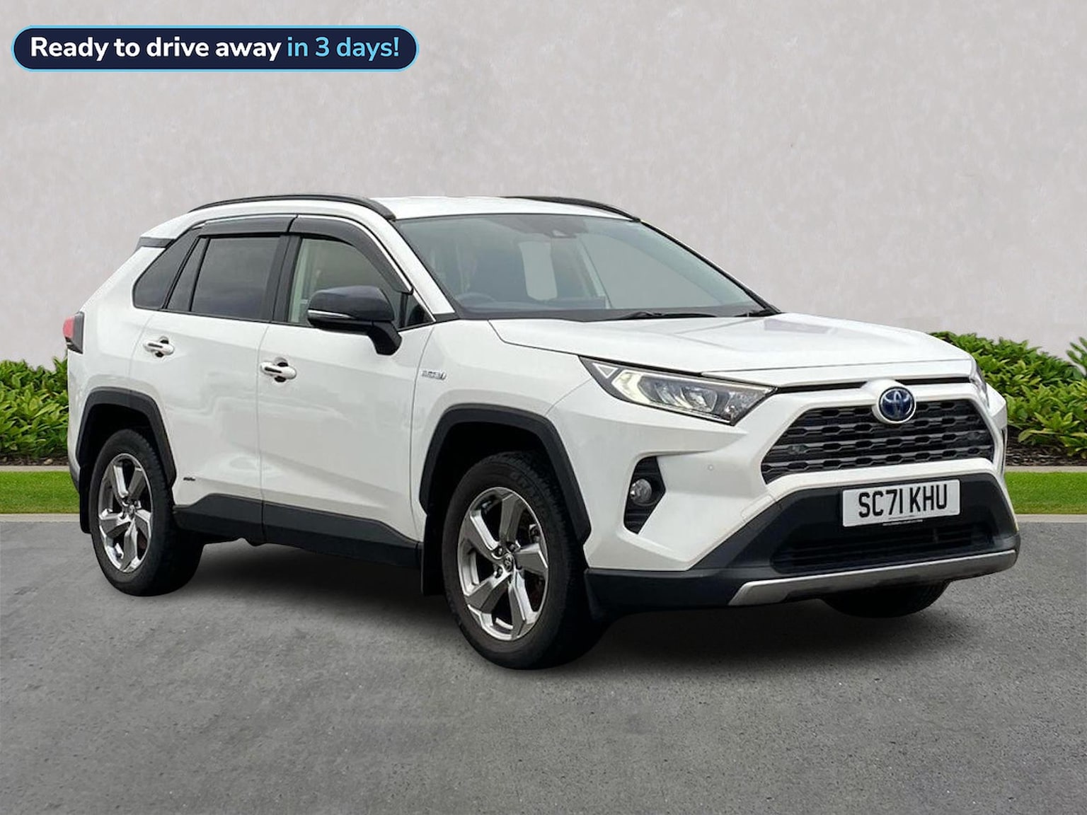 Main listing image - Toyota RAV4