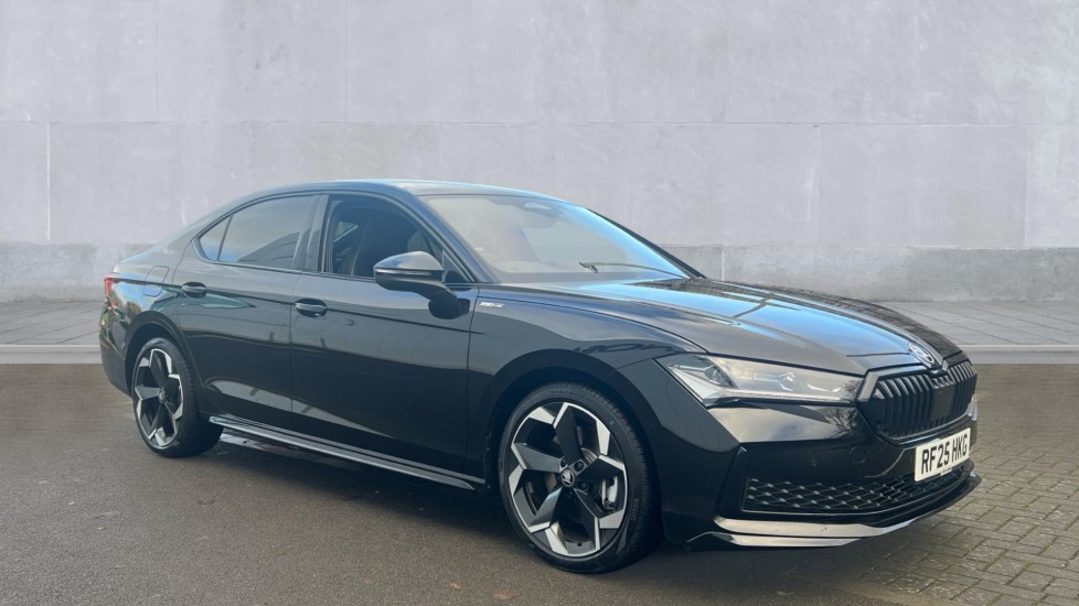 Main listing image - Skoda Superb