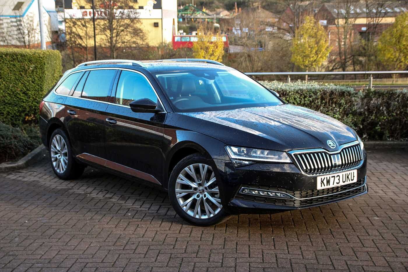 Main listing image - Skoda Superb Estate