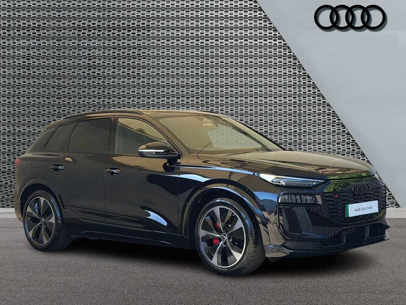 Main listing image - Audi Q6