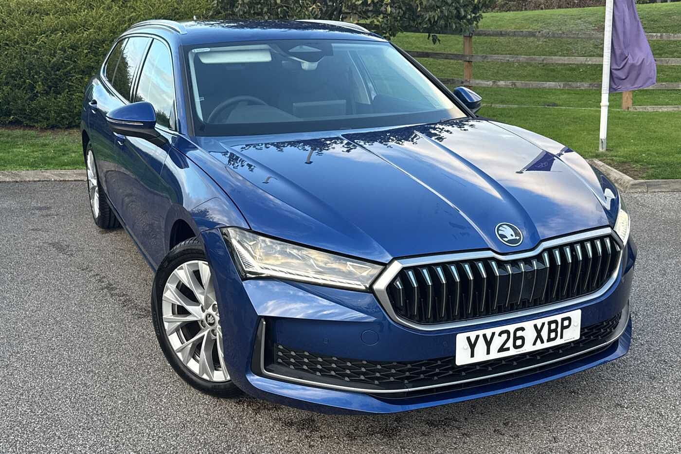 Main listing image - Skoda Superb