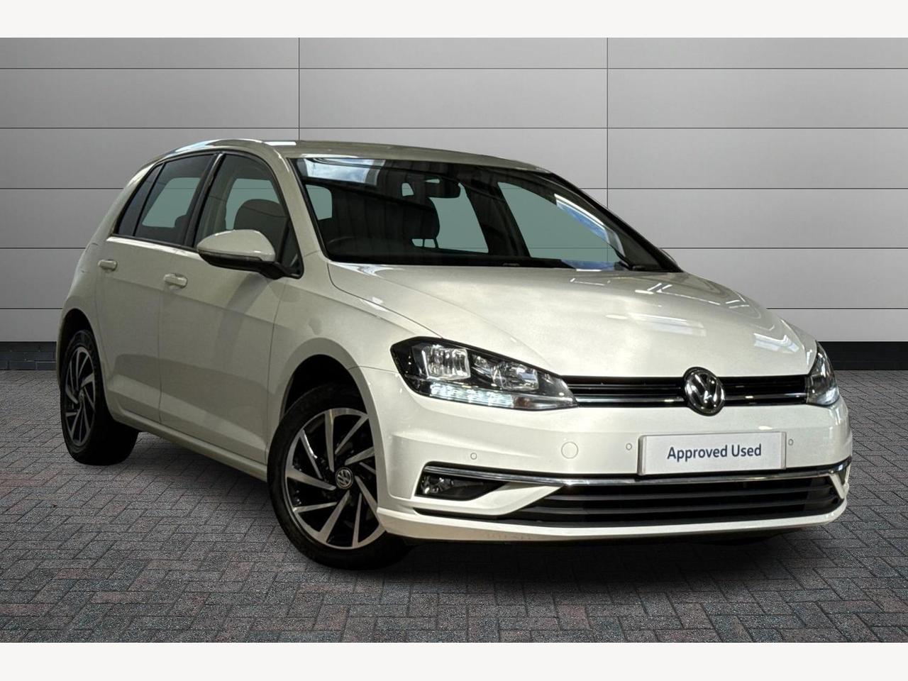 Main listing image - Volkswagen Golf
