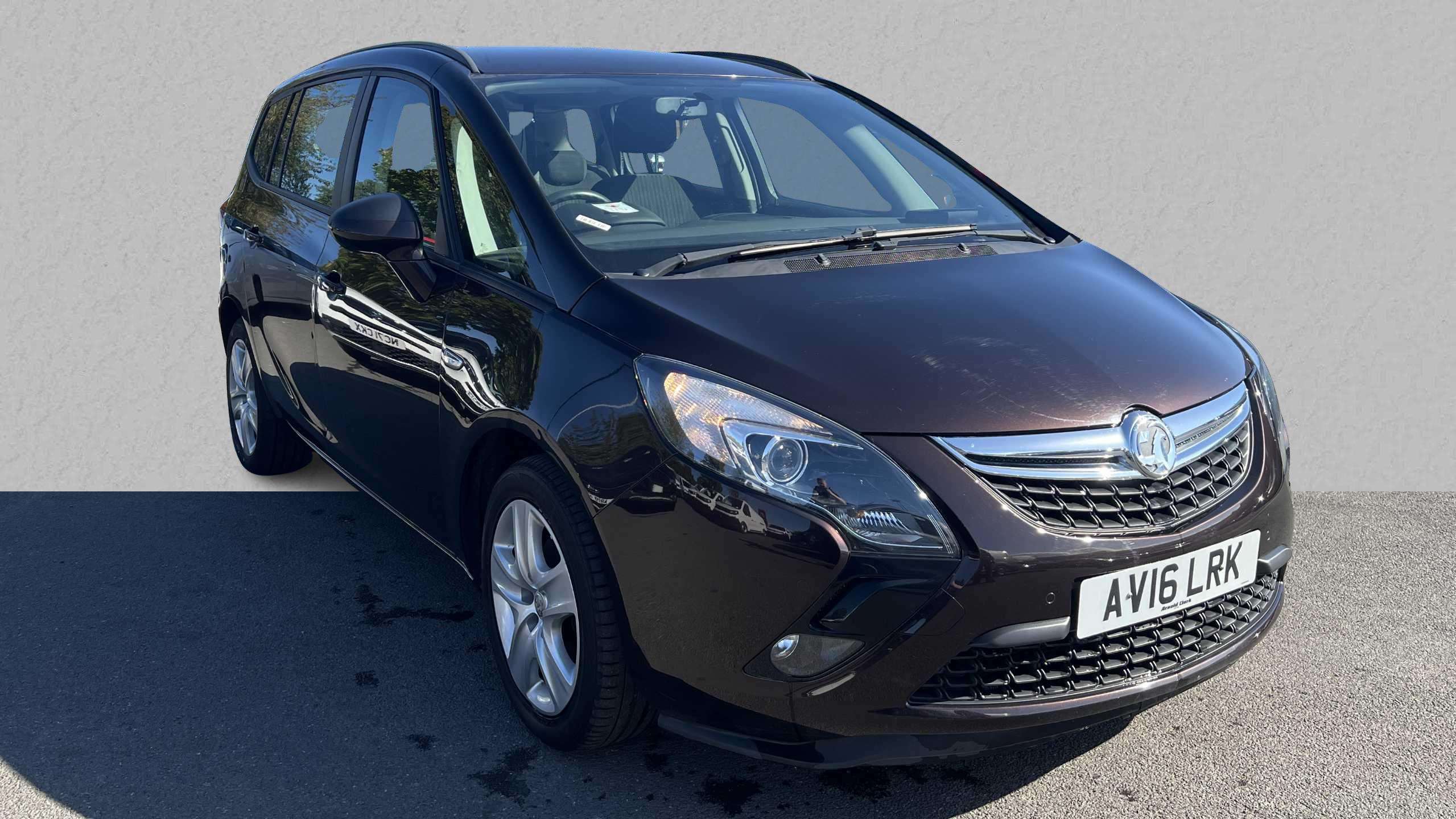 Main listing image - Vauxhall Zafira