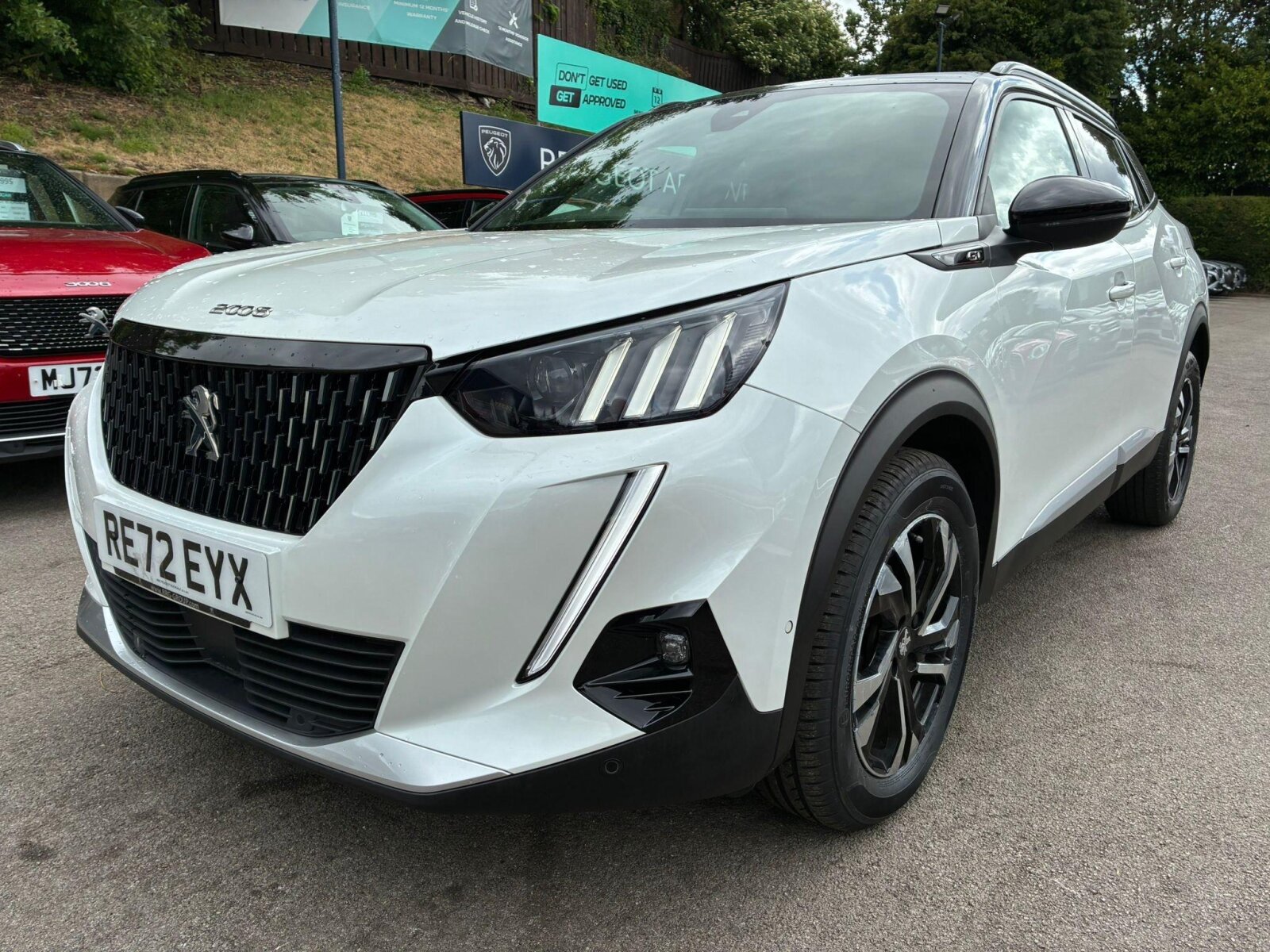 Main listing image - Peugeot 2008